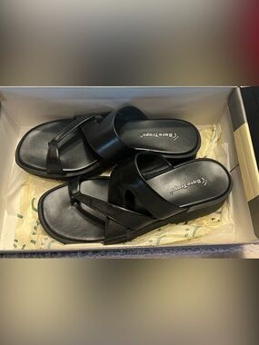 Bare Traps ‘Jackie’ Ladies Black Sandals Sz 9